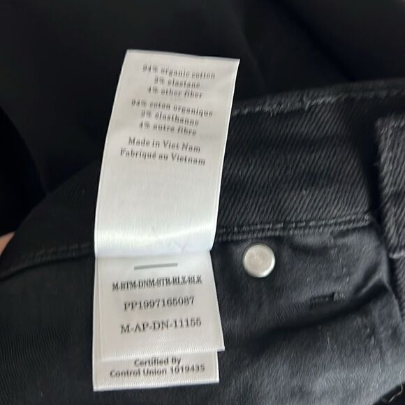 NWT Everlane The Relaxed 4-Way Stretch Organic
Jean | Uniform Black Size 33 X 32 - Picture 9 of 15